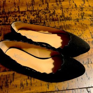 Women’s 6.5 Black Flats